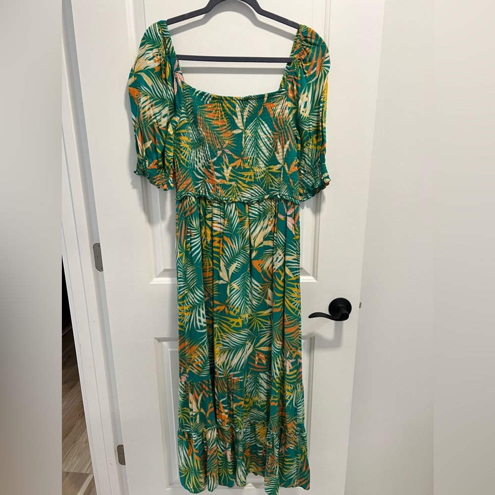 Betsey Johnson L Palm Island Green Maxi Dress